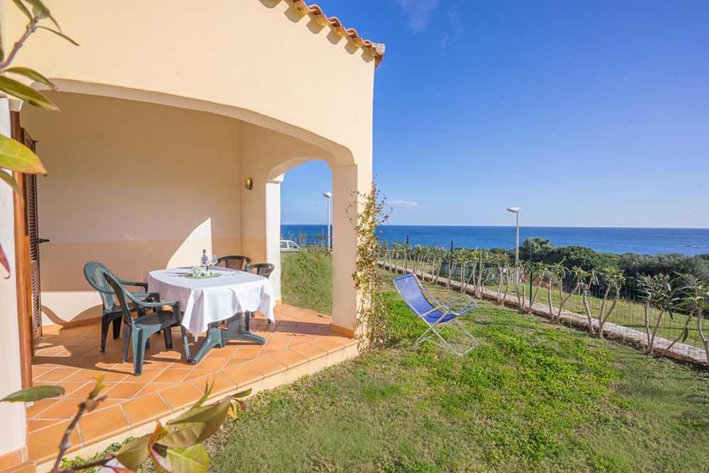 Residence Baia Sant Anna Con Piscina Tanaunella Exterior foto